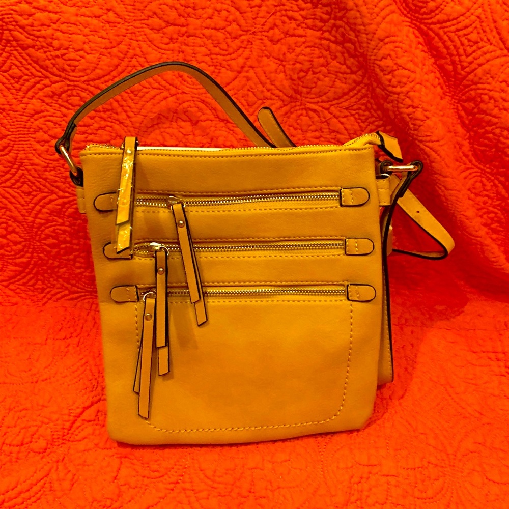 The  multipocket Crossbody! New!